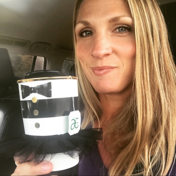 Meet your Posher, Danielle - Picture 5 of 7